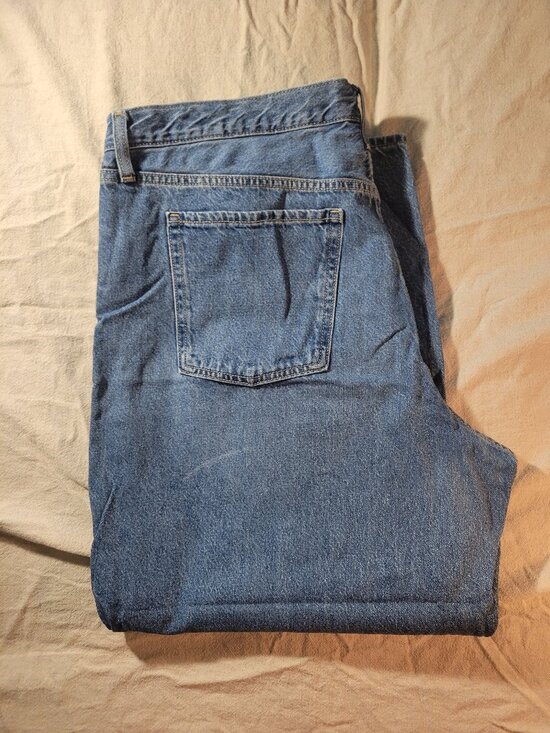 Old Navy Denim - Mid-Rise Wow Wide-Leg Denim . SIZE 18 SHORT . Medium Wash